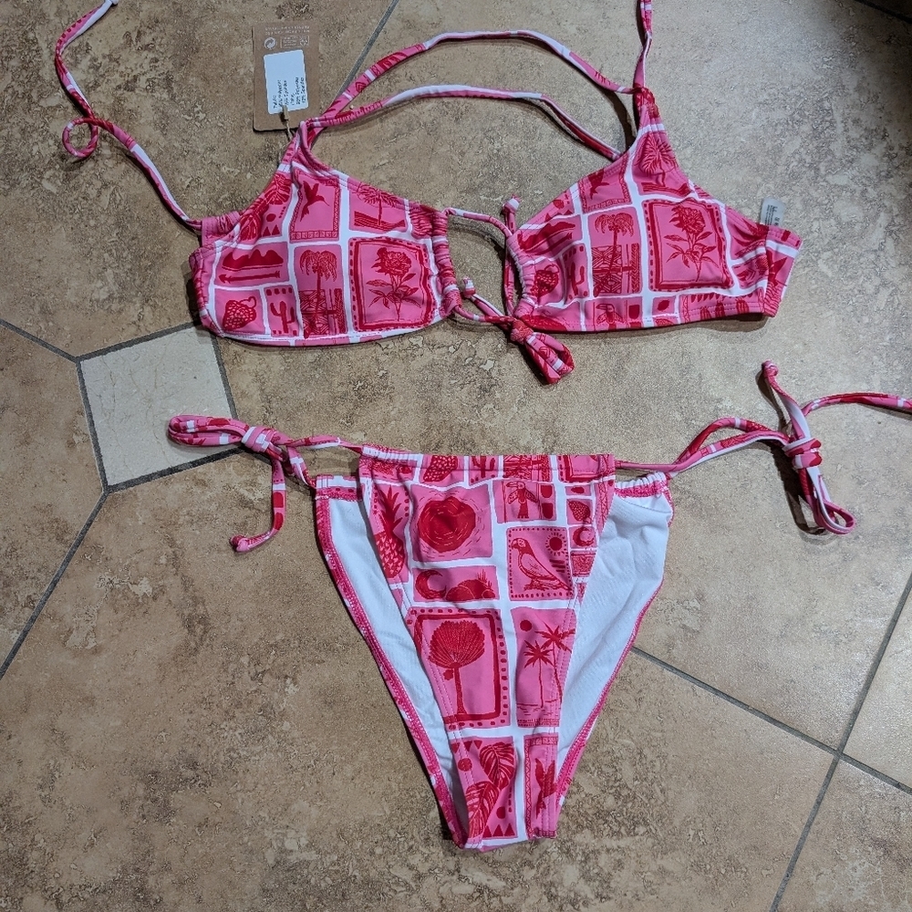 Samiol / Medium / NWT / Pink Bikini Set